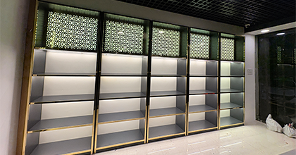 Retail display rack for shopfront merchandising